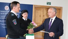 Tel&scaron;ių meras pareigūnams Au&scaron;rai Anglickienei ir Mantui Spudžiui įteikė padėkas