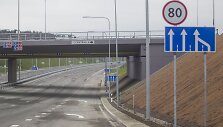 Atidaryta Vilniaus vakarinio aplinkkelio atkarpa iki Pilaitės prospekto.