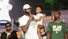 LeBronas Jamesas su dukra Zhuri