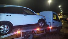 Pasieniečiai sulaikė kirgizo vairuotą automobilvežį &bdquo;Mercedes-Benz Sprinter&ldquo;.
