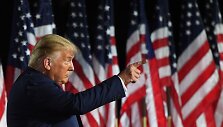 Donaldas Trumpas sako kalbą 