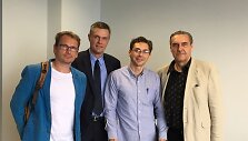 M.Mikutavičius (kairėje), G.Tvarijonas (antras i&scaron; de&scaron;inės) ir A.Kau&scaron;pėdas (de&scaron;inėje) susitiko su sostinės vicemeru L.Kvedaravičiumi.