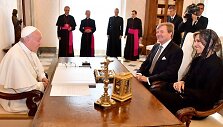 Nyderlandų Willemas-Alexanderas&nbsp;ir jo žmona karalienė Maxima susitikime su popiežiumi