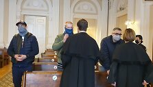 Deimanto Bugavičiaus nužudymo byloje nuteisti (i&scaron; kairės) Ričardas Baika, Hansas Erikas Ehvertas ir Arle Grabbi Lietuvos apeliaciniame teisme.