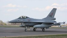 Aviacijos bazėje &Scaron;iauliuose leidžiasi NATO lėktuvas