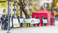 Pareigūnai protestavo prie LR Vyriausybės