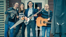Vaikų ra&scaron;ytojų muzikos grupę &bdquo;Knygų vaikai&ldquo;