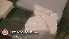 Kratų metu pas Klaipėdoje sulaikytą vyrą rasta daugiau nei kilogramas galimai narkotinės medžiagos &ndash; kokaino.
