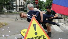 Perkelta E. Macrono figūra / THOMAS SAMSON / AFP