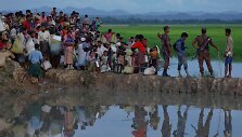 Persekiojami rohinjai i&scaron; savo &scaron;alies bėga į Banglade&scaron;ą