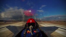 Turkų pilotai su naikintuvo F-16 parodė auk&scaron;tąjį pilotažą