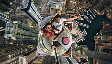 Ekstremalai ant dangoraižio Dubajuje