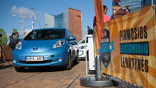 Elektromobilių maratone varžysis Nissan &bdquo;Leaf&ldquo;
