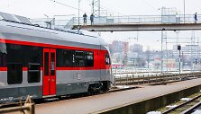 AB &bdquo;Lietuvos geležinkeliai&ldquo; pristatė naują modernų traukinį