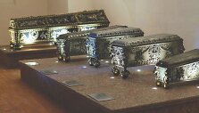 Kol kas bažnyčioje lankytojai gali pamatyti tik sarkofagus ir sutvarkytą mauzoliejų. Radvilų &scaron;eimos narių palaikai pernai buvo i&scaron;gabenti antropologiniams tyrinėjimams
