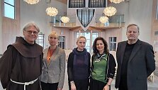 Pirmojo Klaipėdos jaunųjų vargoninkų festivalio SALVA MARE sumanytojai ir organizatoriai (i&scaron; kairės): brolis Benediktas Jurčys, Jolita &Scaron;lajienė, Jolanta Banaitienė, Laura Kiesienė, Alvidas Remesa