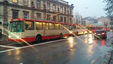 Vilniuje, Pylimo g., sustojo troleibusai