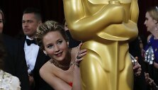 Jennifer Lawrence slepiasi už Oskaro statulos