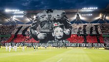 Var&scaron;uvos &bdquo;Legia&ldquo; sirgalių plakatas stadione buvo skirtas nacių nusikaltimams priminti.