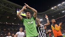 &bdquo;Juventus&ldquo; futbolininkai &scaron;venčia čempionų titulą