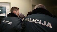 Kūdikį į &scaron;ulinį įmetusi motina Marijampolės apylinkės teisme