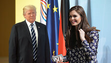 Donaldas Trumpas ir Hope Hicks