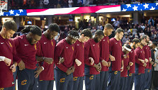 &bdquo;Cleveland Cavaliers&ldquo; komanda NBA ikisezoninėse rungtynėse nusileido &bdquo;Atlanta Hawks&ldquo; klubui.