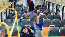 Pensininkei Maskvoje sulaužyta nosis už tai, kad ji traukinyje papra&scaron;ė patraukti kojas