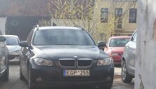 Fotopolicija: BMW prie laiptų