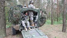 Rukloje dislokuota &scaron;arvuota kovos ma&scaron;ina &bdquo;Stryker&ldquo;