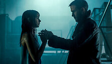 Ana de Armas ir Ryanas Goslingas filme &bdquo;Bėgantis skustuvo a&scaron;menimis 2049&ldquo;