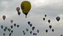 Rimo Kostiuškevičiaus balionas (priekyje su Marijampolės herbu)