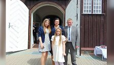 Lančiūnaviečio senjoro Romualdo Dudėno globėja Virginija Petrulaitytė su &scaron;eima.