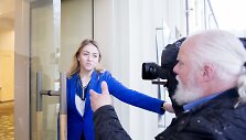  Į Juozo Statkevičiaus siūtų tautinių kostiumų pristatymą ambasadoriams &bdquo;valstiečiai&ldquo; žurnalistų neįsileido