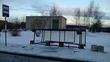 Vėjas sugriovė autobusų stotelę Pilaitėje