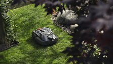 &bdquo;Husqvarna&ldquo; pristatė robotus vejapjoves su dirbtinio intelekto technologija: pirmieji i&scaron;bandė S. Urbonas ir S. Pranckūnė