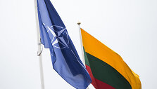 NATO ir Lietuvos vėliavos