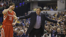 Donatas Motiejūnas ir Kevinas McHale'as