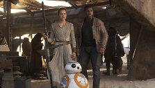 Daisy Ridley ir Johnas Boyega filme &bdquo;Žvaigždžių karai: galia nubunda&ldquo;