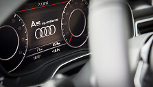 Vilniuje pristatyti naujieji &bdquo;Audi A5&ldquo; ir Q2 automobiliai 