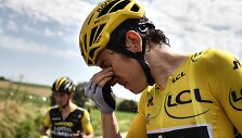 &bdquo;Tour de France&ldquo; dviratininkams kelią užtvėrė protestuotojai, dalis sportininkų nukentėjo nuo a&scaron;arinių dujų.