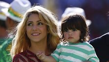 Shakira su sūnumi Milanu Pasaulio futbolo čempionato uždarymo ceremonijoje 