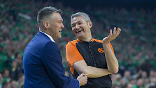 &Scaron;arūnas Jasikevičius ir garsus krep&scaron;inio teisėjas Luigi Lamonica
