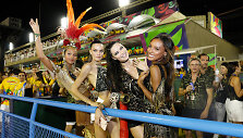 Lais Ribeiro, Barbara Fialho, Adriana Lima ir Jasmine Tookes