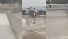 I&scaron; upės sraigtasparniu i&scaron;keltas žmogus