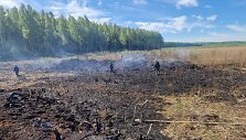 Ugniagesiai tęsia gaisro &Scaron;epetos durpyne gesinimą