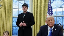 E. Muskas ir D. Trumpas / Kevin Lamarque / REUTERS