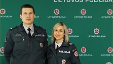 Sostinės kelių patrulių rinktinės vyresnioji policininkė Rugilė Kancler ir vir&scaron;ila Saulius Statulevičius