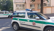 Utenos apskr. VPK tarnybinis automobilis &bdquo;&Scaron;koda Yeti&ldquo;, stovintis &scaron;alia Utenos apskr. VPK pastato.