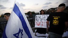 Izraelį palaikantys protestuotojai 